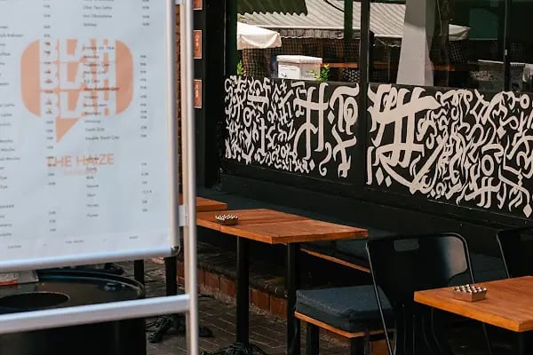 The Haize Coffee Shop - Resim 2