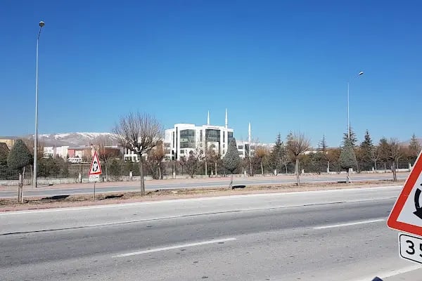 Selçuk Üniversitesi Rektörlüğü - Resim 17