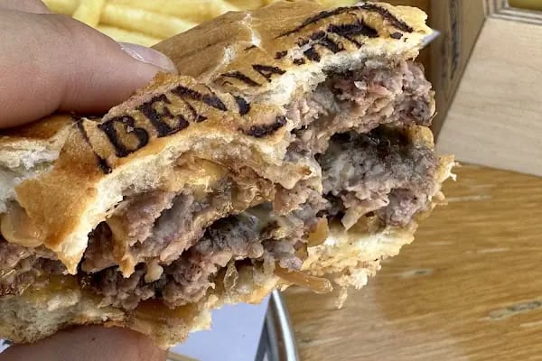 Benjamin Burger Co. - Resim 12