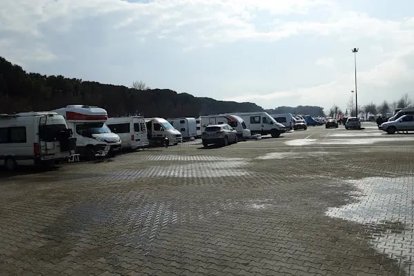 Karavan Kamp alanı - Resim 4