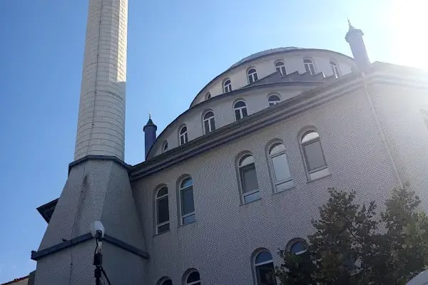 Hacı İzzet Cami - Resim 2