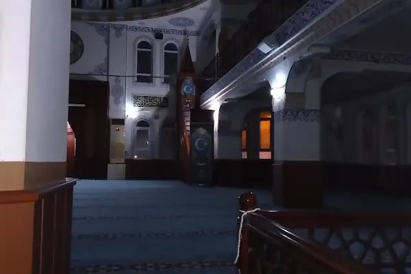 Hacı İzzet Cami - Resim 11