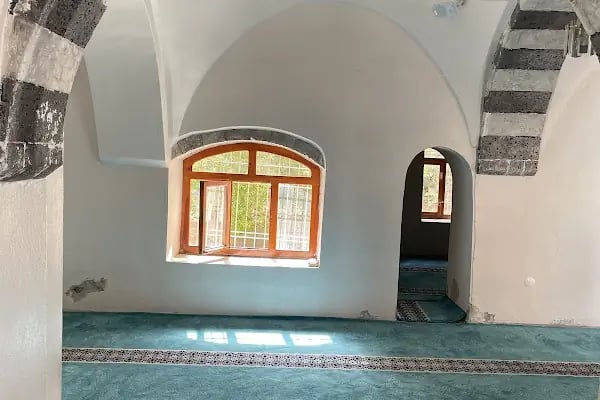 Medrese Camii - Resim 19