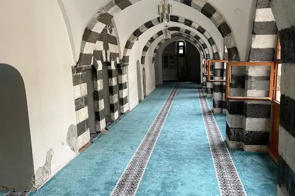 Medrese Camii - Resim 12