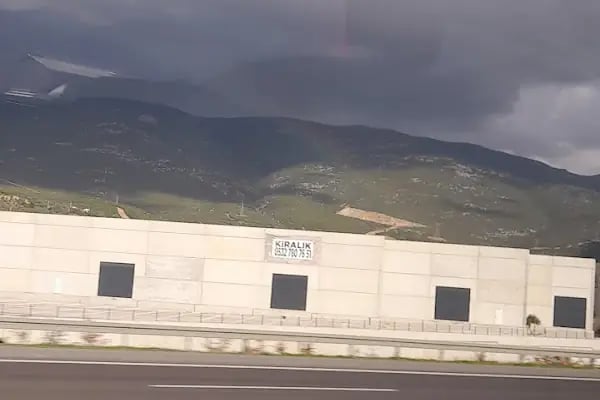 Izmir Otogar Otopark - Resim 9