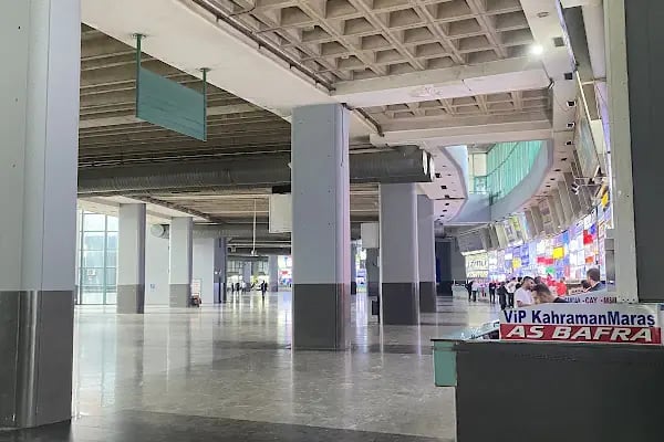 Izmir Otogar Otopark - Resim 4