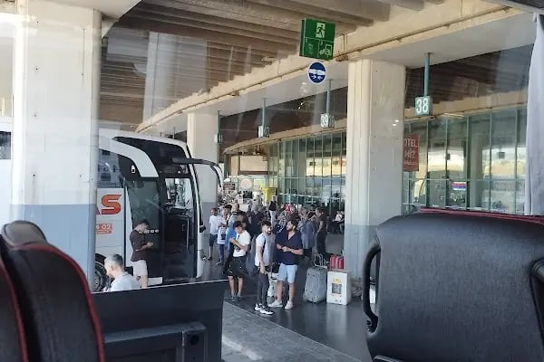 Izmir Otogar Otopark - Resim 7