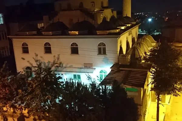Çayırova Müftülüğü Özgürlük Mahallesi Nur Cami - Resim 2
