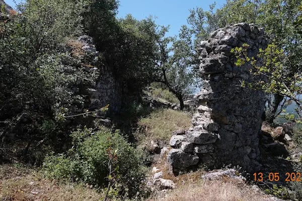 Dirgenler Kilise - Resim 12