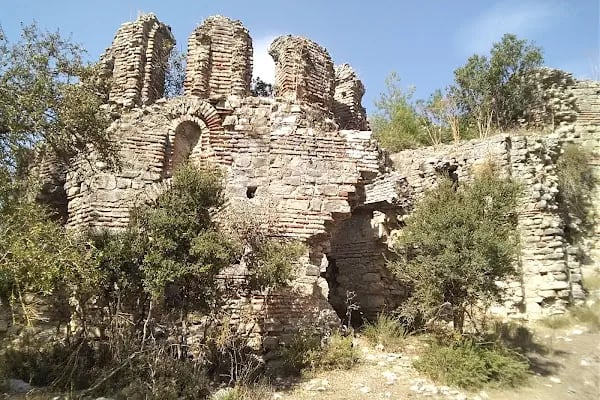 Dirgenler Kilise - Resim 8