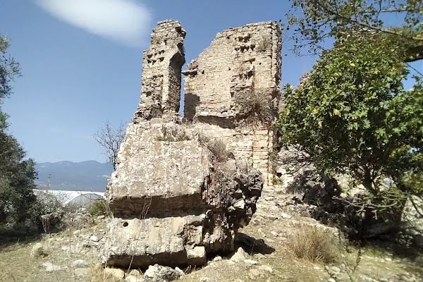 Dirgenler Kilise - Resim 15