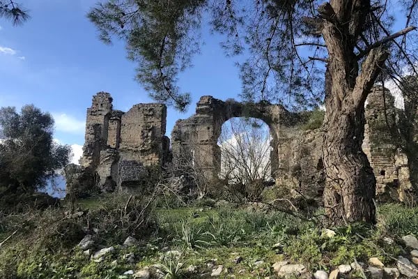Dirgenler Kilise - Resim 3