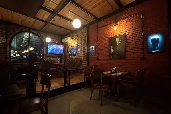Paddy's Irish Pub - Resim 2