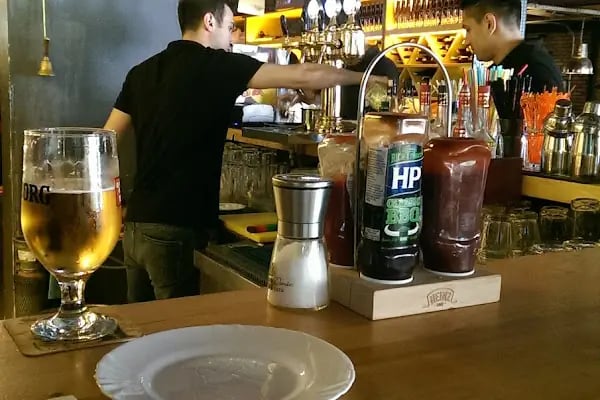 Paddy's Irish Pub - Resim 11