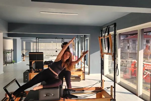 Retro Spor Pilates ve Klinik Egzersiz Merkezi - Resim 1