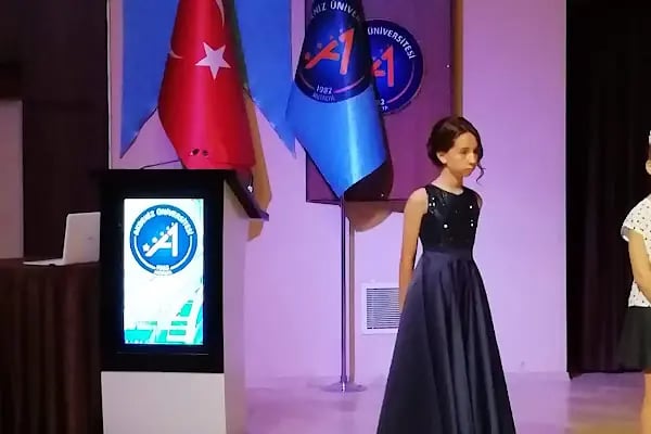 Atatürk Konferans Salonu - Resim 14