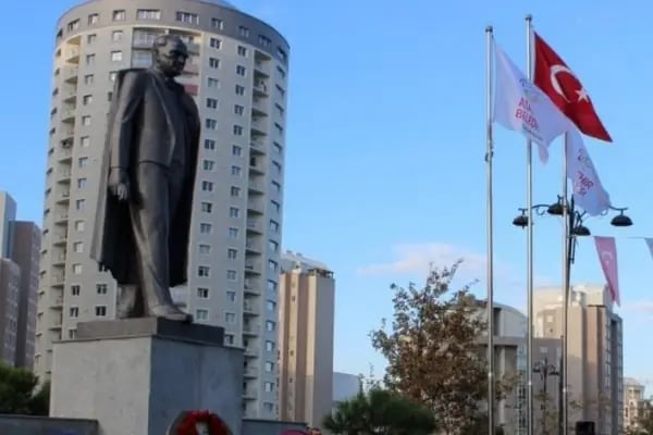 Ataşehir Atatürk Anıtı - Resim 2