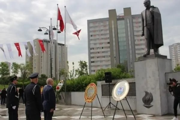 Ataşehir Atatürk Anıtı - Resim 3