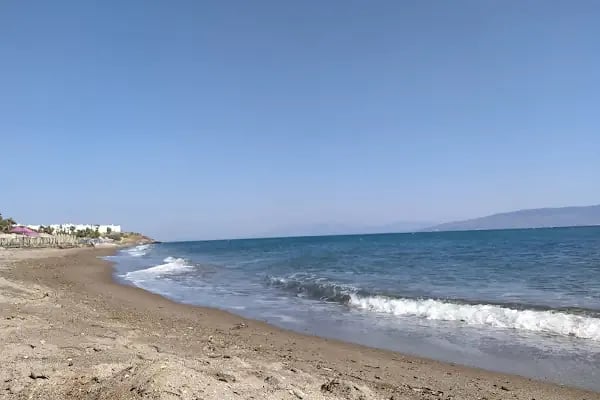Fenerburnu Sahili - Resim 1