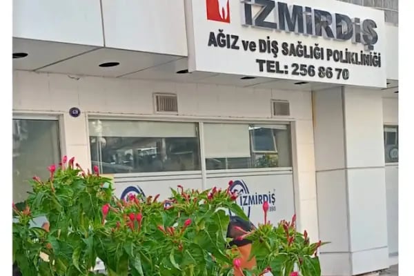 Özel İzmirdiş Ağız ve Diş Sağlığı Polikliniği Yeşilyurt Şubesi - Resim 14