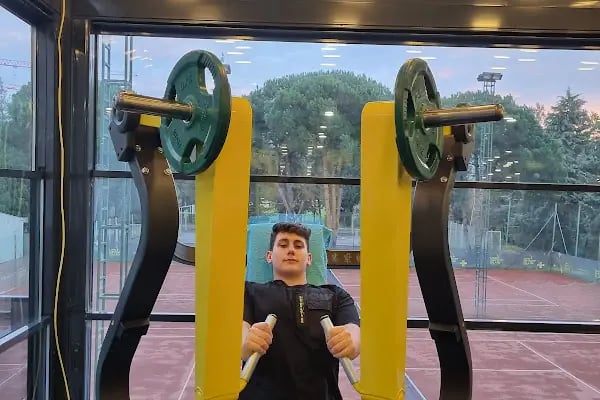 Uni+ Sport Club Görükle Spor Salonu Tenis Kortları - Resim 4