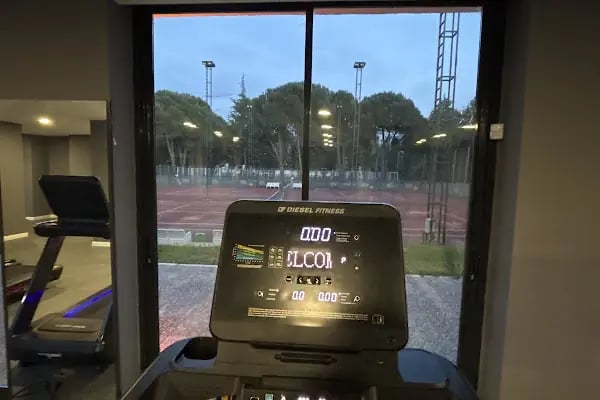 Uni+ Sport Club Görükle Spor Salonu Tenis Kortları - Resim 12