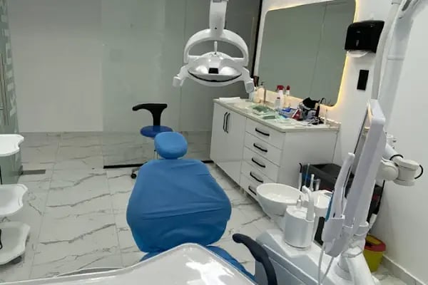 ÖZEL DENT RUMELİ AĞIZ VE DİŞ SAĞLIĞI POLİKLİNİĞİ - Resim 3