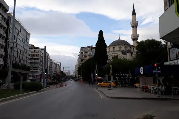 Alsancak Hocazade Camii - Resim 10