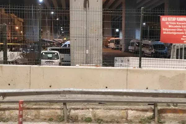 Üçkuyular Pazaryeri Otobüs Durağı - Resim 2