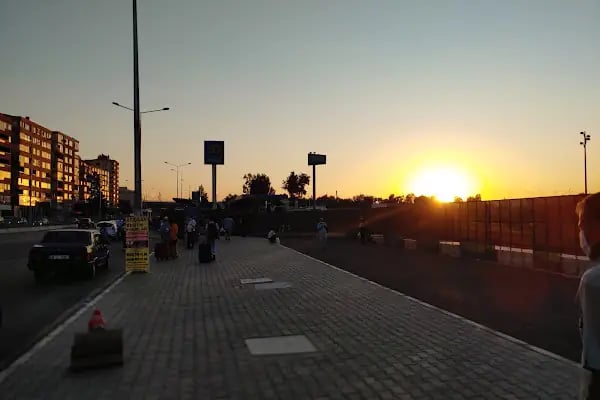 Üçkuyular Pazaryeri Otobüs Durağı - Resim 4