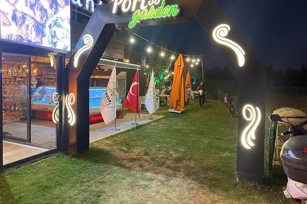 PORT 35 GARDEN - Resim 7