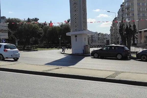 Konak Belediyesi Selahattin Akçiçek Kültür Merkezi - Resim 4