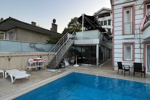 Büyükada Görkemli Hotel&Cafe - Resim 1