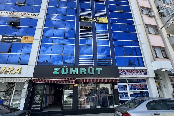 Zümrüt Giyim - Resim 1