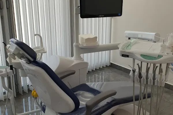 Dentists Grup GOP Ağız ve Diş Sağlığı Polikliniği - Resim 3
