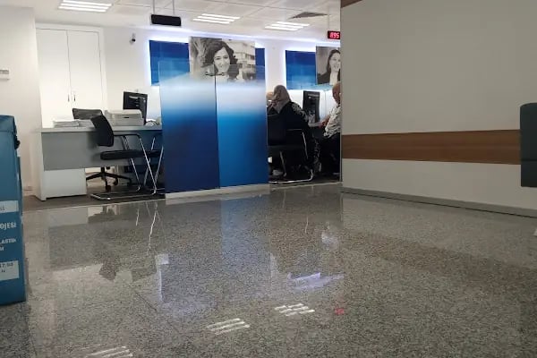Türkiye İş Bankası Kayseri Şubesi - Resim 3