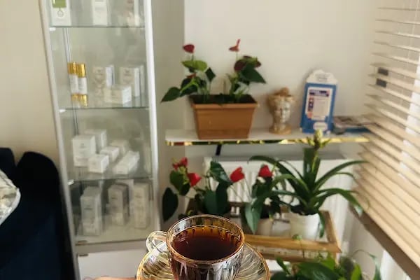 Uzm.dr.Nejla Dinçer dermatoloji ve cinsel yol ile bulaşan hastalıklar uzmanı - Resim 4