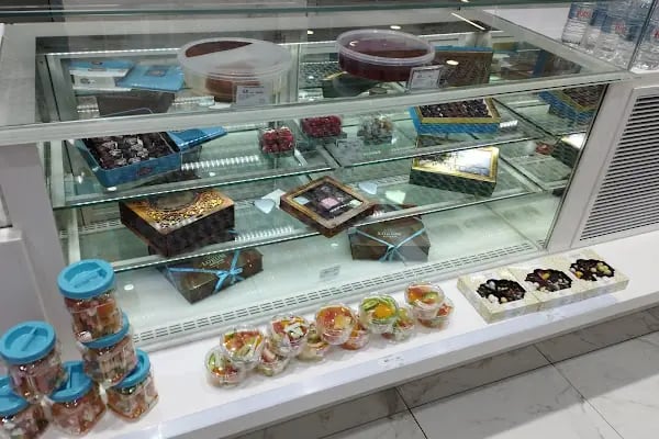 Yalçın Kardeşler Kozmetik Bay & Bayan Kuaför Market - Resim 17