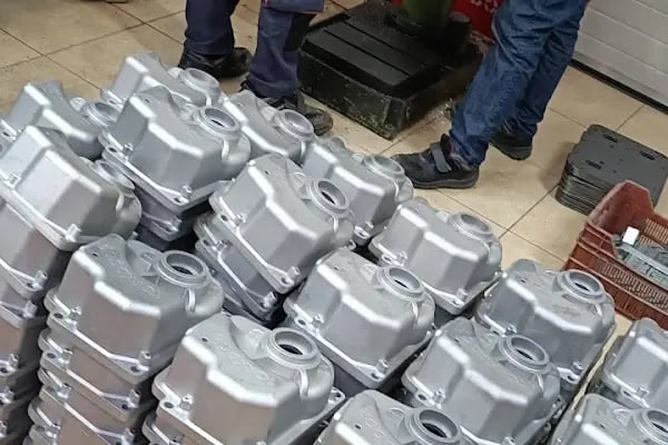 Aras Kargo Döşemealtı Şubesi - Resim 19
