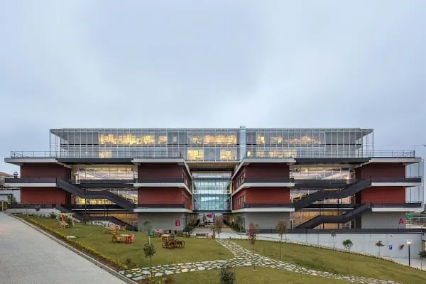 İstanbul Medeniyet Üniversitesi Orhanlı Yerleşkesi - Resim 5