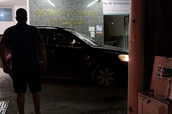 Gazi Paşa Çok Katlı Otopark - Resim 15