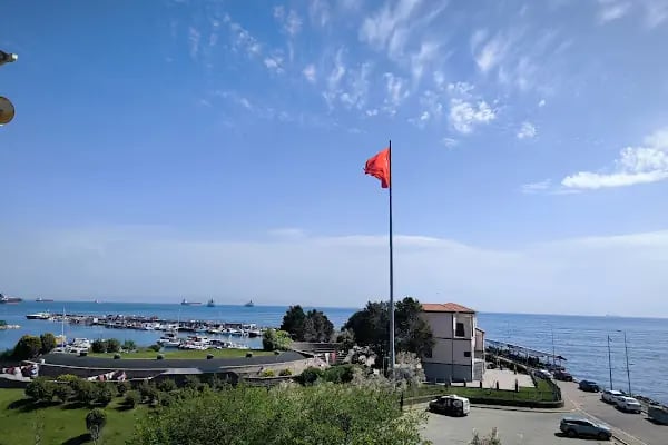 Avcılar Asım ve Nurhan Kocabıyık Öğretmenevi - Resim 3