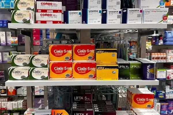 Istanbul Airport Pharmacy Wellness Port Eczanesi - Resim 8