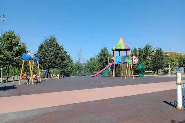 Esat Gülemek Parkı - Resim 6