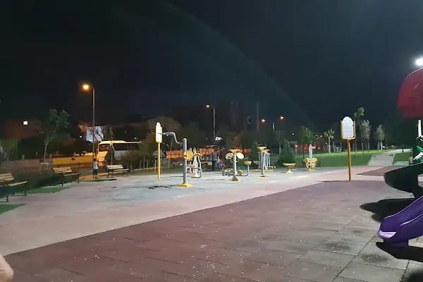 Esat Gülemek Parkı - Resim 12