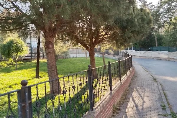 Esat Gülemek Parkı - Resim 8