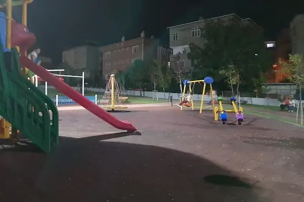 Esat Gülemek Parkı - Resim 7