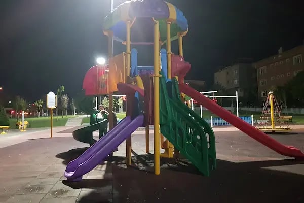 Esat Gülemek Parkı - Resim 11