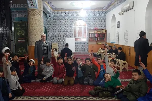 Mahmutbey Veysel Karani Camii - Resim 4