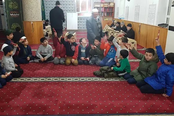 Mahmutbey Veysel Karani Camii - Resim 20
